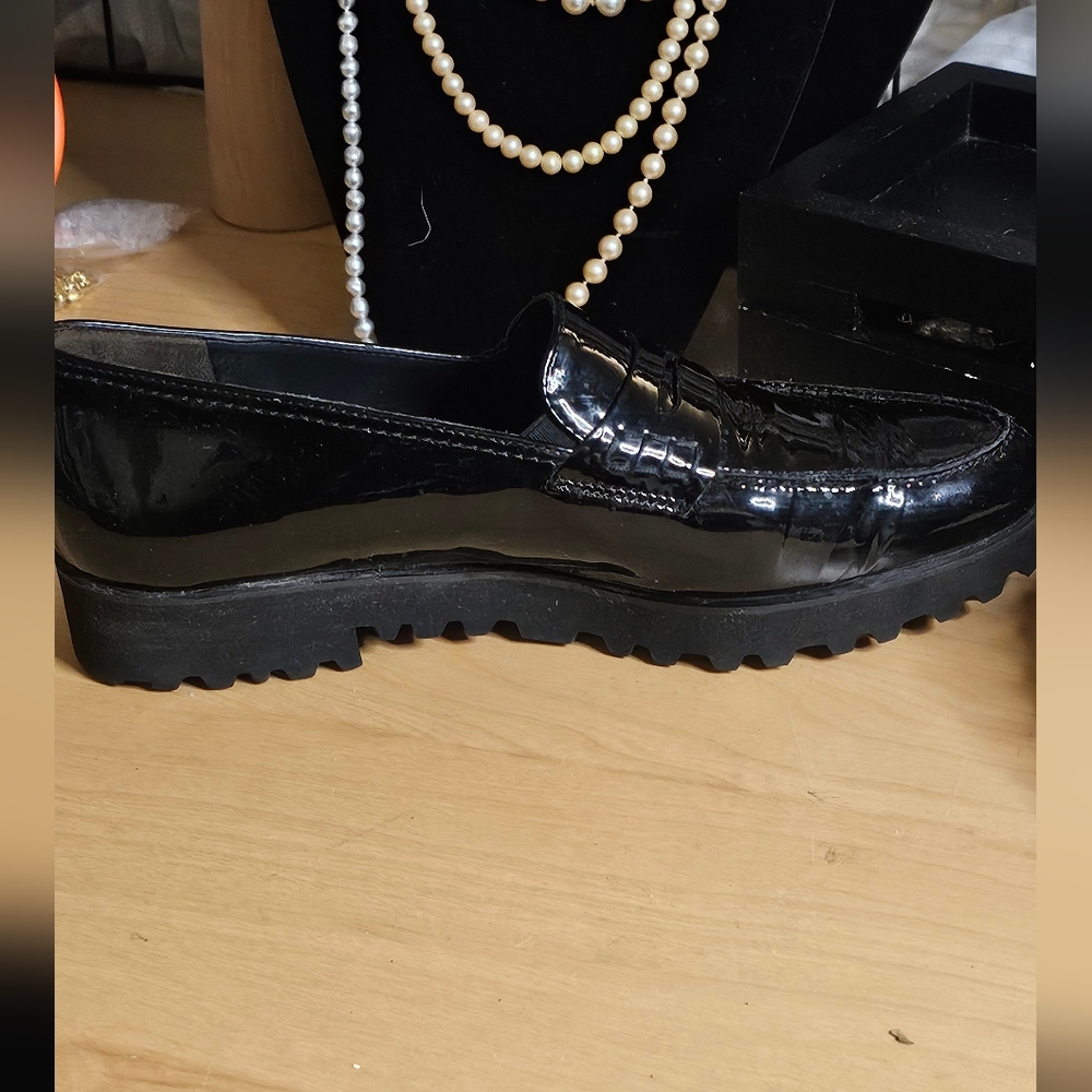 EUC Paul Green black patent leather penny loafers sz 9, fits like 8 or 8.5 - Picture 6 of 15